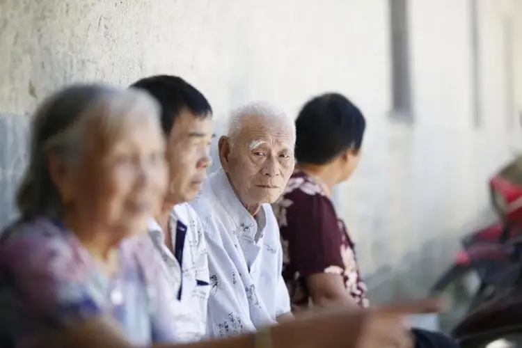 全国人大社会委建议加快养老服务立法进程