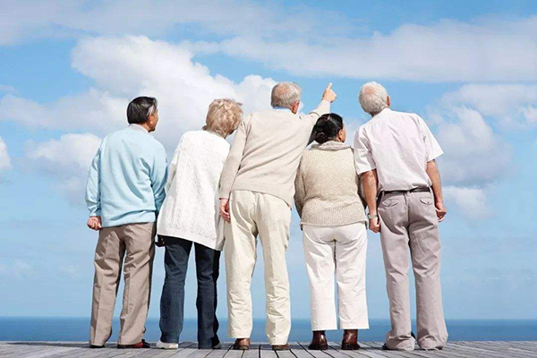全国人大代表建议：设立老龄人口事务部应对老龄化